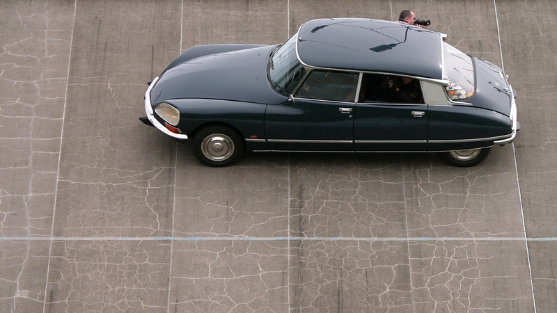 Illustration for article titled Vintage cars descend upon 115-year-old Velodrome